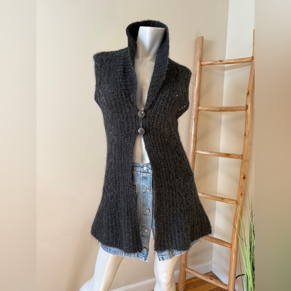 Eddie Bauer Women's Medium Dark Gray Mohair Hand Knit Sleeveless Cardigan